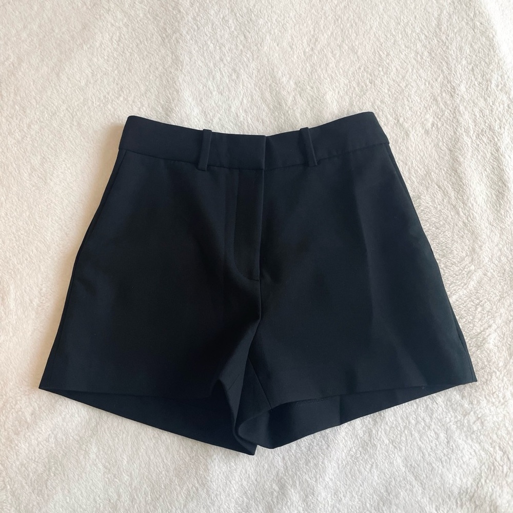 Aritzia babaton agency shorts 3”